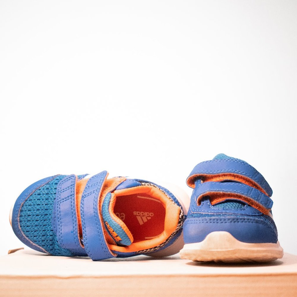 HP! 💙Blue&Orange🧡 Boys Adidas Sneaker | Size 5k